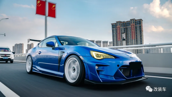 改裝清單遠超18cm的斯巴魯BRZ，試遍OHLINS、ARAGOSTA和KW避震