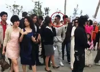 離婚3年後,李小璐賈乃亮公開出現在大眾視野,這是要復婚? 離婚3年後,李小璐賈乃亮公開出現在大眾視野,這是要復婚?