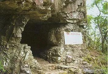 皖南事變後，新四軍副軍長項英為何被叛徒殺害