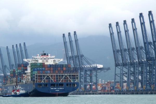 為何當年馬化騰能讓李澤楷投資騰訊？原來其父與李嘉誠關係不一般