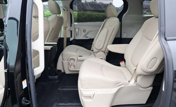 32萬元確定能買到想要的配置?靜態體驗到處都香的豐田賽那 32萬元確定能買到想要的配置?靜態體驗到處都香的豐田賽那