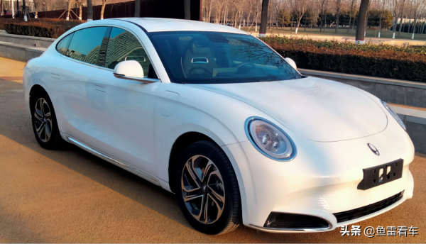 軸距2&period;87米，長城尤拉閃電貓正式申報目錄，亮點全部集中在車頂