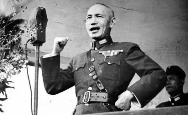 1947年，解放軍抓獲一國民黨軍官，對方語出驚人：我的代號是902