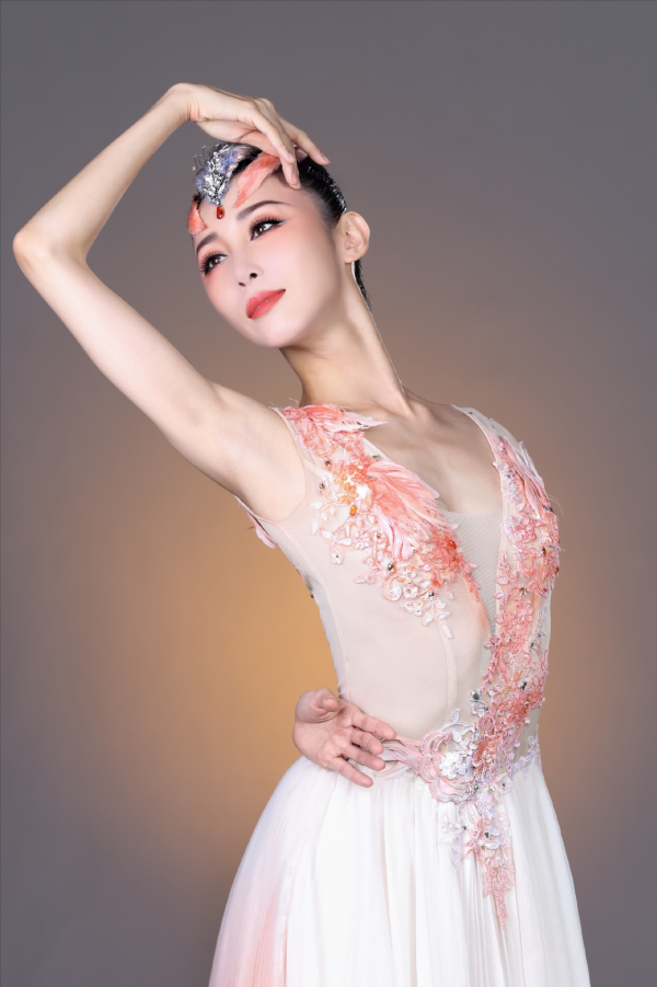 靈魂舞者朱潔靜:兩次登上春晚,舞蹈是她的愛人,也是她的敵人 靈魂舞者朱潔靜:兩次登上春晚,舞蹈是她的愛人,也是她的敵人