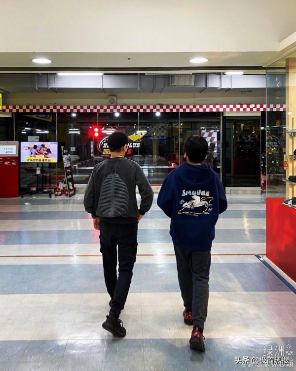 林志穎發文曬兒子同框背影照，網友：時間好快，Kimi都長大了