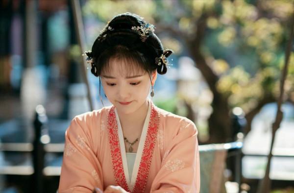 《開端》帶火了劉丹！從梅婷到楊紫，多名女演員曾因正午陽光走紅