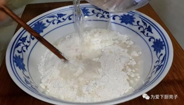 早餐餅這做法才好吃，加半斤麵粉，張張柔軟勁道，比手抓餅還香