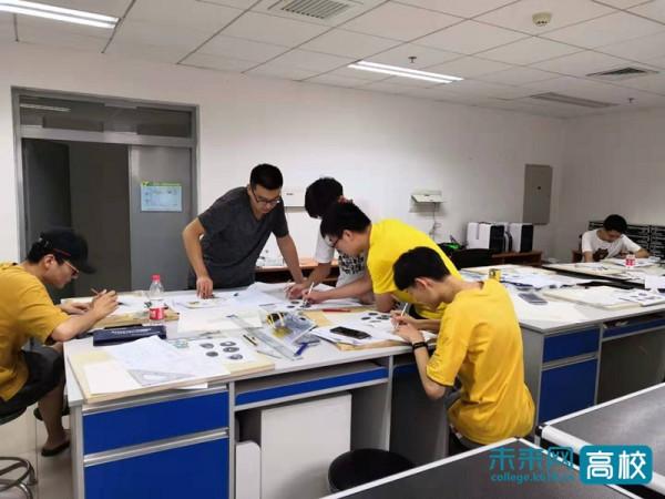 北京石油化工學院：精心設計 上好工程師素養培養的“第一課”