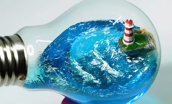 手工DIY丨值得一試的小手工（滴膠燈泡海景）
