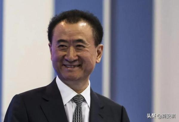 廣東33歲女富豪，欲拿200億援助許家印，她父親5年前還幫過王健林