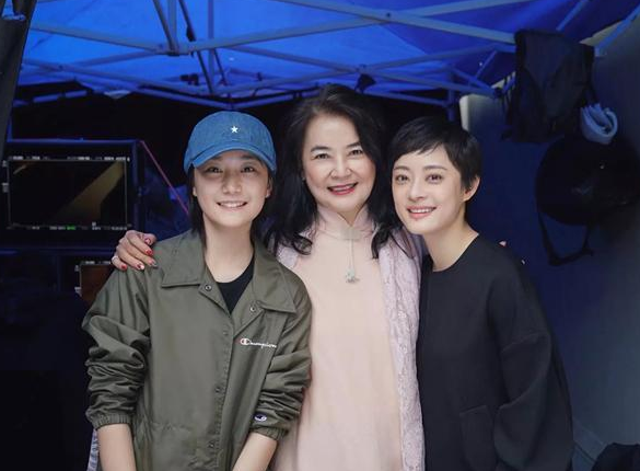 8對“抱團掙錢”的姐妹花，個個有錢，李冰冰姐妹身家超10億