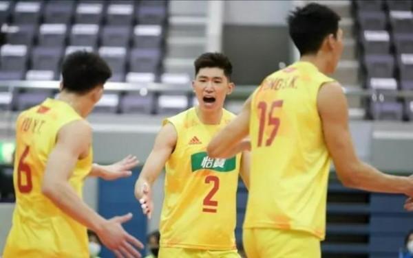 拼發球失誤過多，關鍵時刻頂不住，中國男排1：3負於伊朗無緣決賽