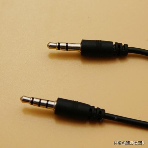 小巧輕便的入門之選:綠聯無線領夾式麥克風上手 小巧輕便的入門之選:綠聯無線領夾式麥克風上手