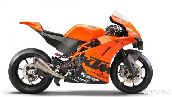 玩泥巴的KTM玩賽道了,又輕又強的RC8 C登場,就問怕不怕 玩泥巴的KTM玩賽道了,又輕又強的RC8 C登場,就問怕不怕