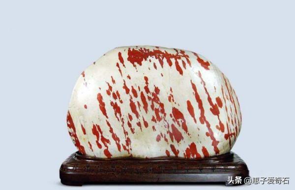 長江流域奇石玉石大全，其中一塊石頭以199萬成交