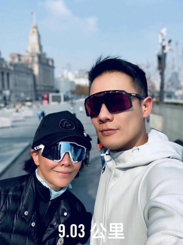 劉嘉玲丁子高結伴長跑9公里 開心曬照稱心曠神怡