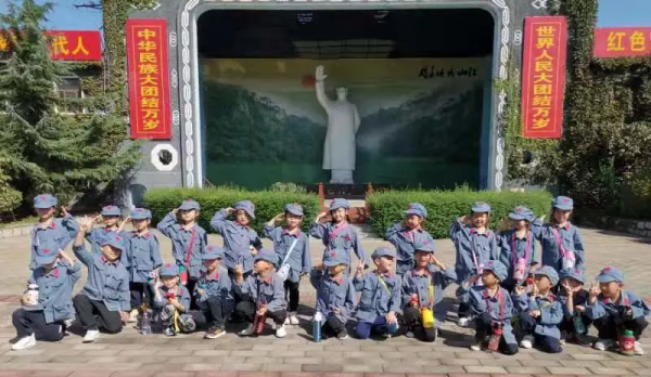 北京師範大學邯鄲附屬幼兒園走進地道戰遺址開展紅色研學 北京師範大學邯鄲附屬幼兒園走進地道戰遺址開展紅色研學