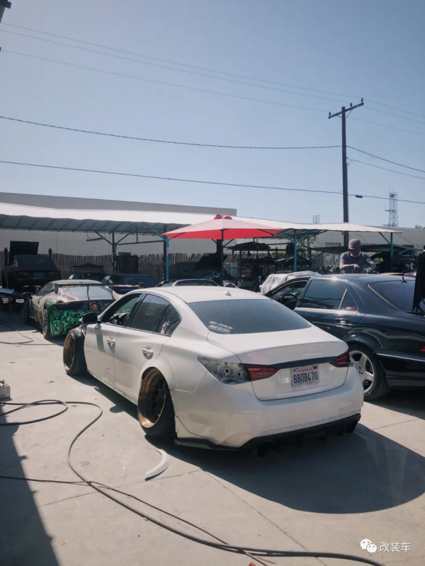 身中VIP劇毒的英菲尼迪Q50車主，即使吃白粥配榨菜也要堅持改裝