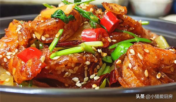 想吃乾鍋蝦不用去飯店，教你在家做，下酒又下飯一大鍋不夠吃