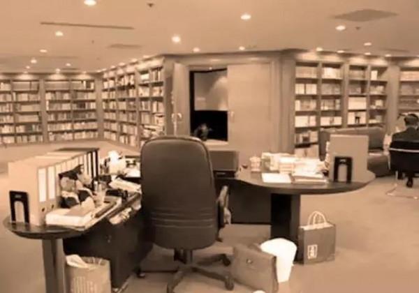 文房裡讀萬卷書，方寸間行萬里路