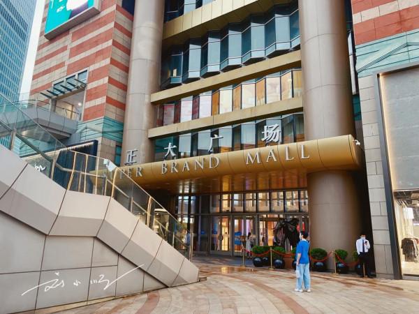 上海東方明珠對面的老牌商場，來自泰國，80後表示：名字太熟悉