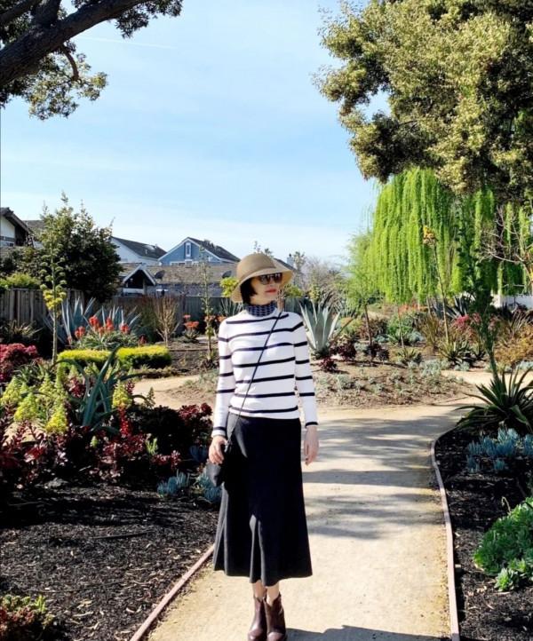 適合六十歲女人的秋季穿搭,兼具舒適與時尚,既有氣質又顯年輕 適合六十歲女人的秋季穿搭,兼具舒適與時尚,既有氣質又顯年輕