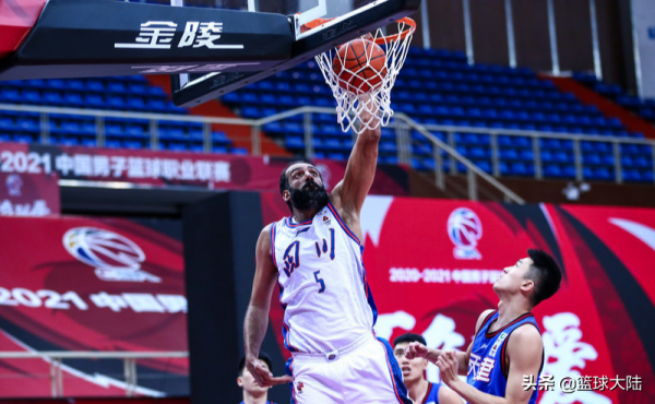 拒絕退役!36歲傳奇外援再戰CBA,帶隊衝擊季後賽 拒絕退役!36歲傳奇外援再戰CBA,帶隊衝擊季後賽