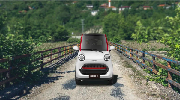 這2款四輪電動車小巧實用，續航160公里僅6度電，輕鬆坐3人