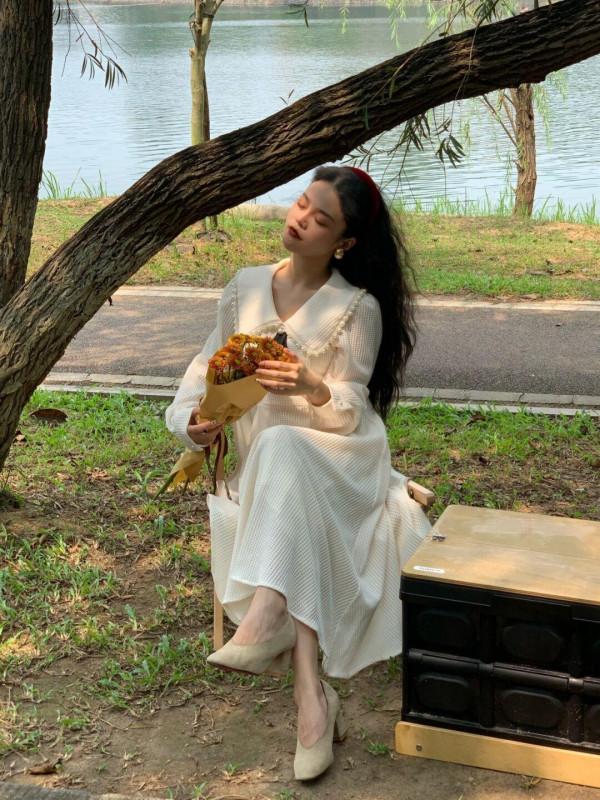 小個子女生秋冬怎麼穿？毛呢外套+直筒牛仔褲，穿出職場範