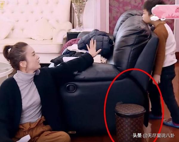 盤點女明星們比手機還貴的手機殼,從幾千到幾萬都有 盤點女明星們比手機還貴的手機殼,從幾千到幾萬都有