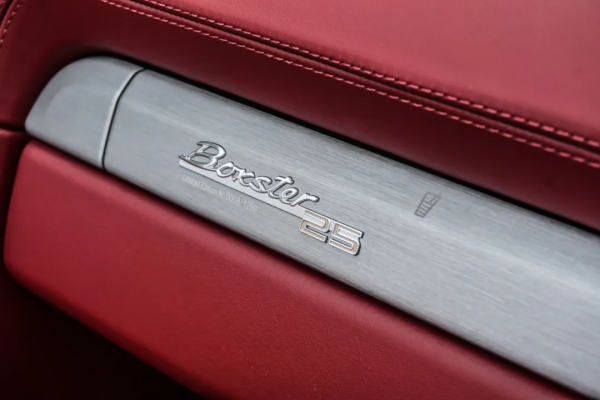 全球限量1250臺，這臺718 Boxster 有哪些高能進階？