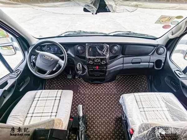 極具活力!滿足多人出行!拓銳斯特火星2號C型房車 極具活力!滿足多人出行!拓銳斯特火星2號C型房車