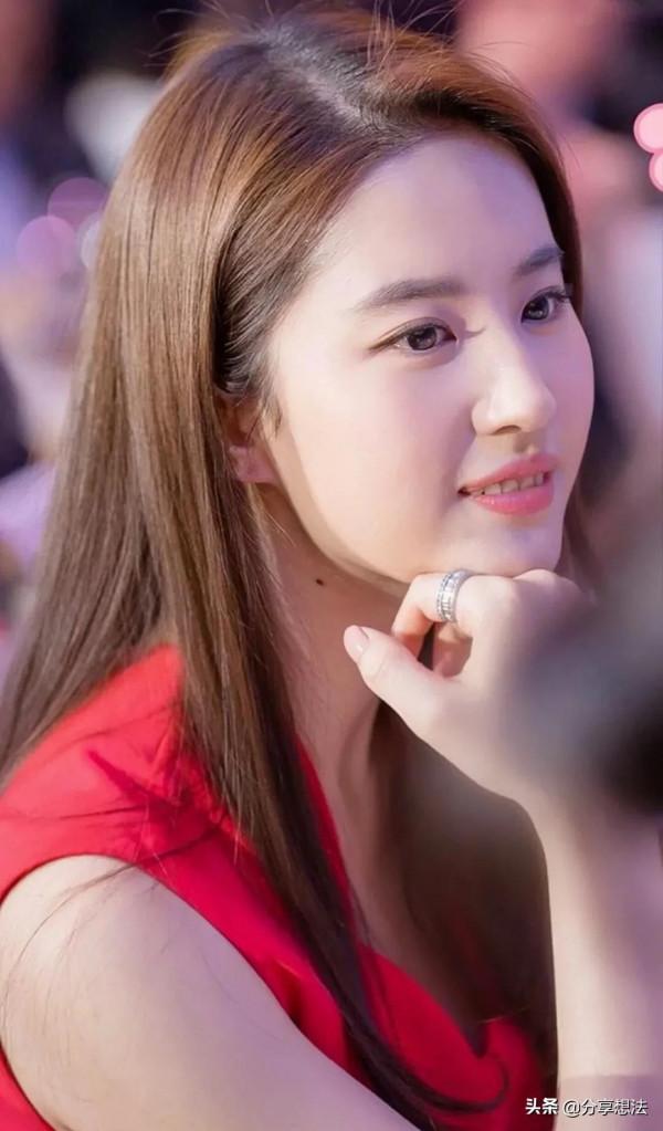 劉亦菲現代裝美圖桌布