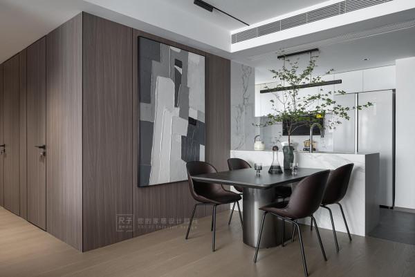 客餐廳8米超長儲物櫃,123㎡的家收納力逆天 客餐廳8米超長儲物櫃,123㎡的家收納力逆天