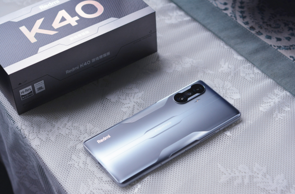 效能比麒麟999更強，12G+256G定價親民，120hz+5065毫安