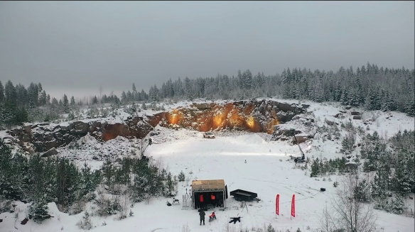 特斯拉車主不滿維修費高達2萬歐元 綁上炸藥將車炸燬 特斯拉車主不滿維修費高達2萬歐元 綁上炸藥將車炸燬