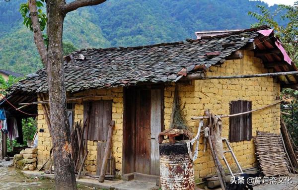 民間故事：男子夜走山路，見美婦上前抱住，數日後丟了小命