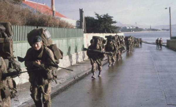 英國嚴正警告：俄羅斯別低估英倫三島，40年前我們暴打阿根廷