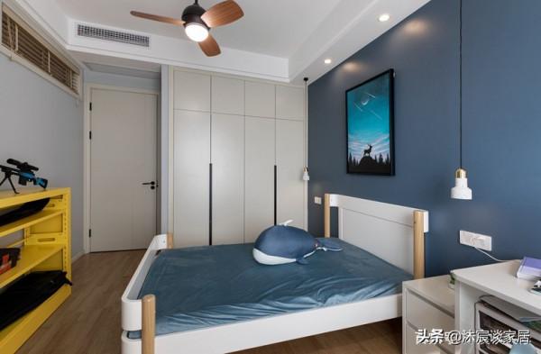 “雙眼皮”吊頂，開放式廚房，她家現代時尚，暖暖的北歐風超治癒