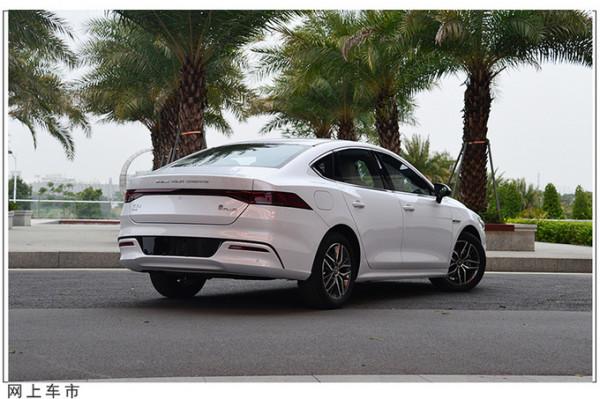 中國11月新能源汽車銷量創紀錄！五菱MINIEV銷量竟大幅超越特斯拉