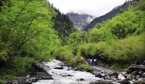 “中國黃石公園”—虎牙大峽谷