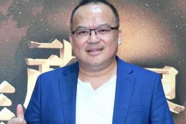 導演明金城猝死原因被公開，搶救全過程隨之曝光，付出的代價太大