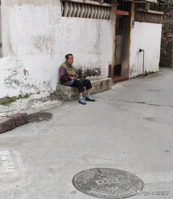 從養老院裡見證老人的心酸生活。這也許是年老後的你