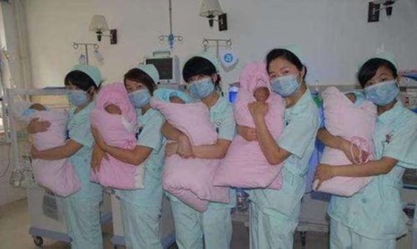 35歲產婦生5胞胎，因養育辛苦19年後坦言：如果重選，一個都不要