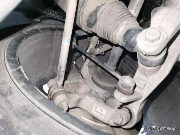 售價超百萬的捷豹，開4年只要22萬！老哥：我就喜歡撿撲街車