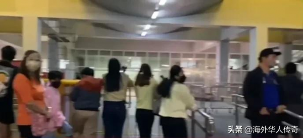 昨日凌晨4點，第一批國際遊客入境菲律賓！遊客最多將達1&period;2萬人