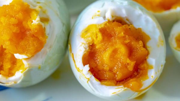 2022年夜飯選單出爐，5葷3素2涼上一桌，照著做，端上桌年味十足