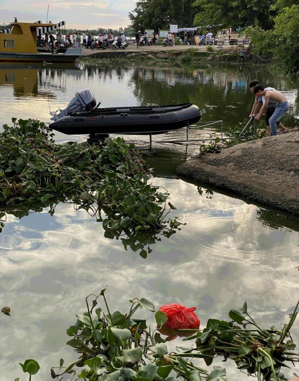河裡翹嘴魚太多,小夥在網上凡爾賽稱很煩,結果第二天岸邊都是人 河裡翹嘴魚太多,小夥在網上凡爾賽稱很煩,結果第二天岸邊都是人