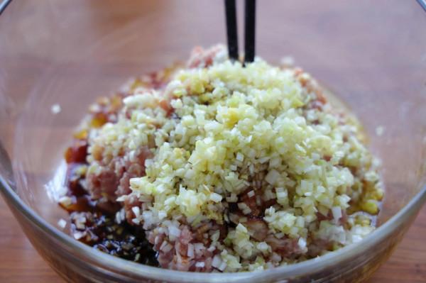 大雪將至，沒有什麼比一碗酸湯水餃更過癮，酸辣爽口更開胃，超讚