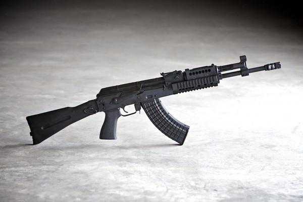 AK-47 vs SKS，蘇聯選用AK-47將SKS技術賣給了中國